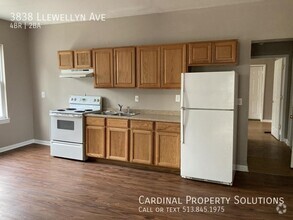 Building Photo - 3838 Llewellyn Ave