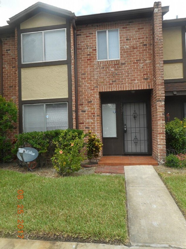 Primary Photo - Completely Refurbished Townhouse