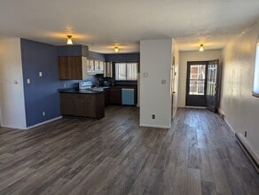 Building Photo - 75 Park Ln