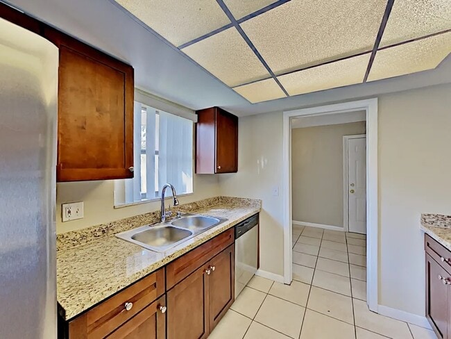 Foto del edificio - 2242 NE 62nd St