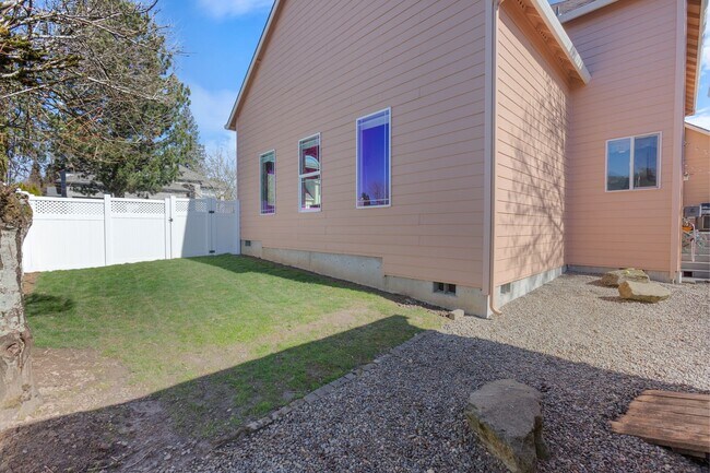 Foto del edificio - Stunning SE Gresham Home w/ Huge Bonus Room!