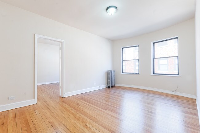 Building Photo - 5248 S Drexel Ave