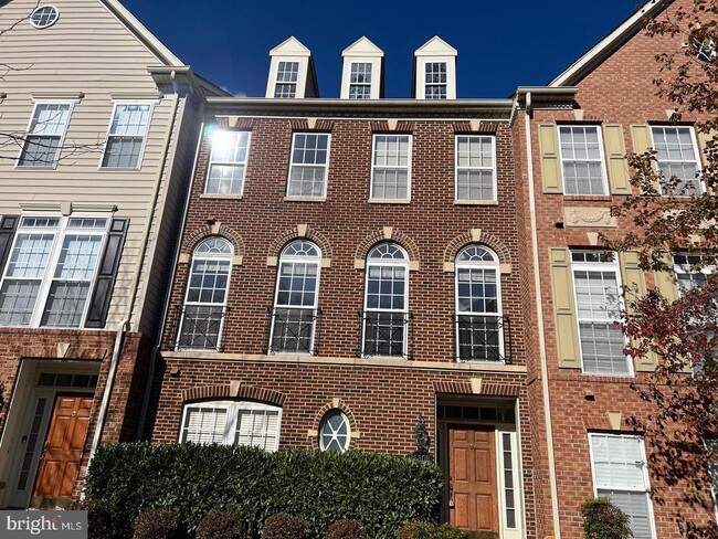 Building Photo - 15808 Buxton Pl