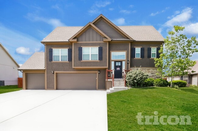 Building Photo - 6901 NE 116th Terr