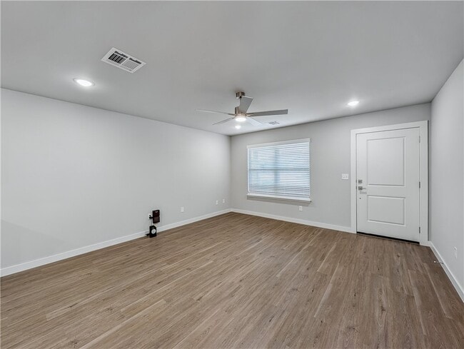 Foto del edificio - 6611 NW Altus St