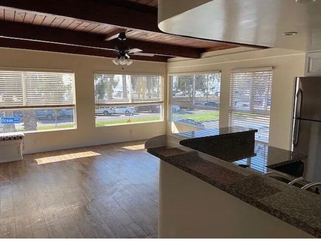 Foto del edificio - 5003 E Ocean Blvd