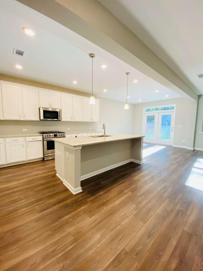 Building Photo - 4407 Waxwing St