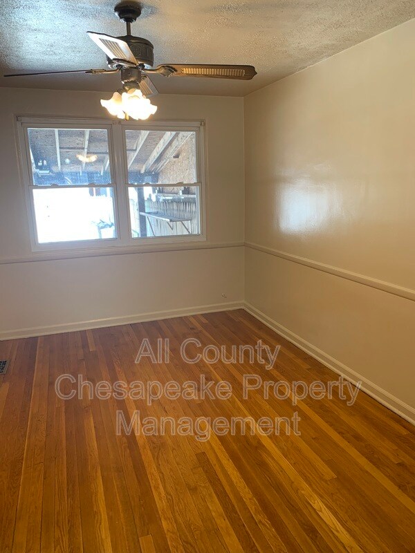 Building Photo - 4005 St Monica Dr