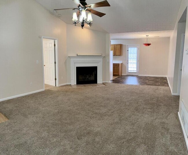 Foto del edificio - 150 Valley Dr