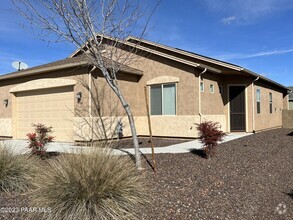 Building Photo - 5765 N Thornberry Dr