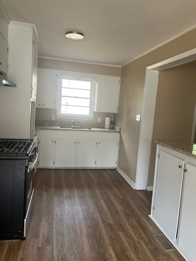 Building Photo - 3279 Ohara Dr S