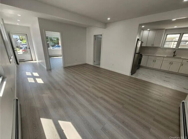 Foto del edificio - 45-58 172nd St