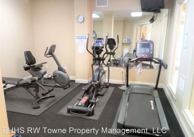 Foto del edificio - 1 br, 1 bath House - 5215 Center Street #107