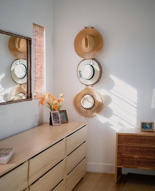 Foto del edificio - 375 Plymouth Rd