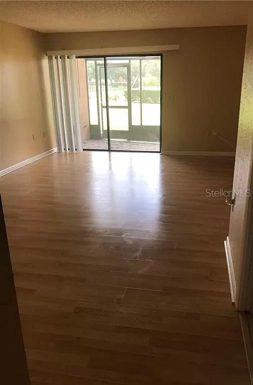 Foto del edificio - 733 Carpenters Way