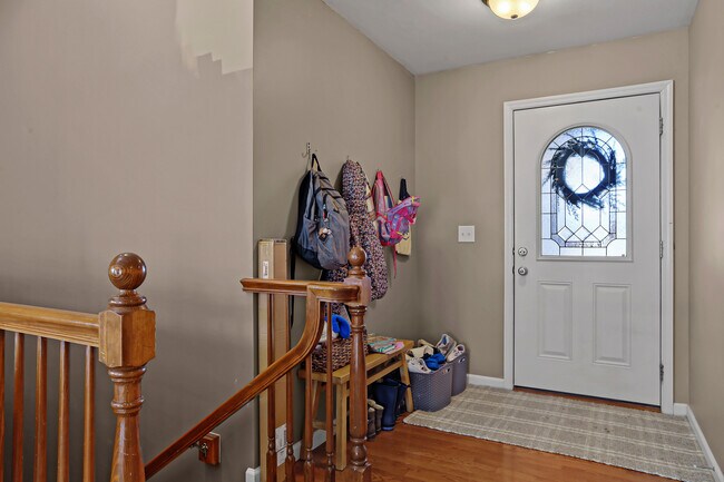 Building Photo - 814 Cone Flower Dr