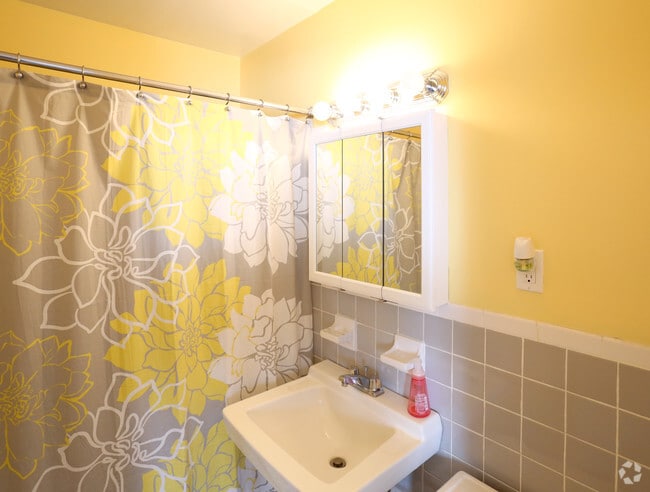 Bathroom - Cedarwood Apartments