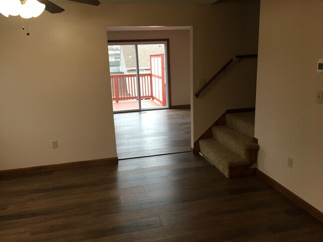 Building Photo - 8 Burghardt St