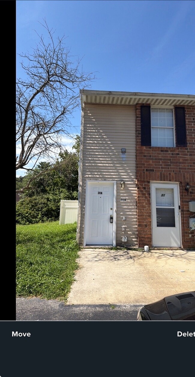 Building Photo - 31A Revelle St