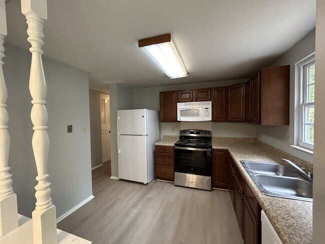 Foto del edificio - 9107 Nash Ave