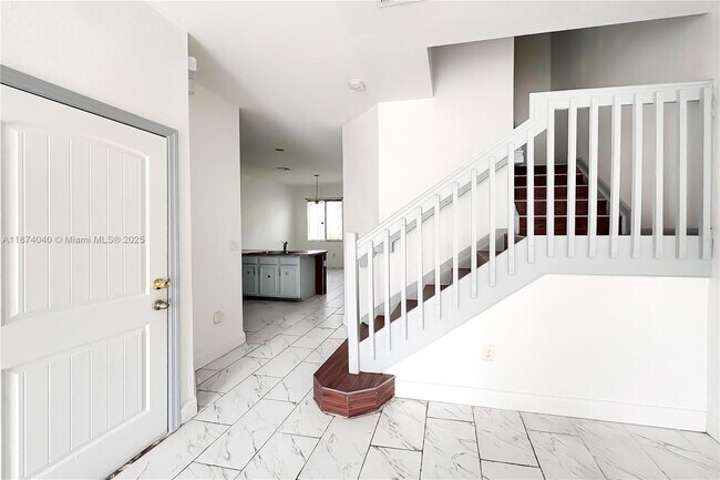 Foto del edificio - 21424 NW 13th Ave