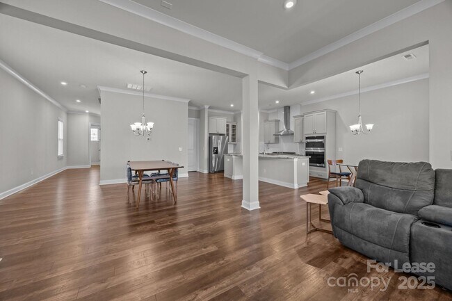 Foto del edificio - 13715 Jacks Ln