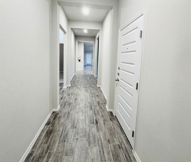 Foto del edificio - 212 Rollingwood Dr