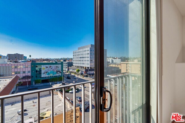 Foto del edificio - 625 S Berendo St