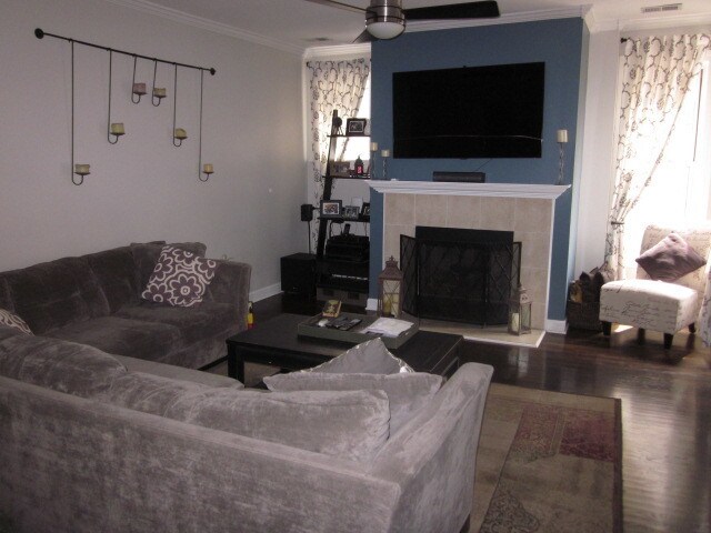 Foto del edificio - 811 Hinman Ave