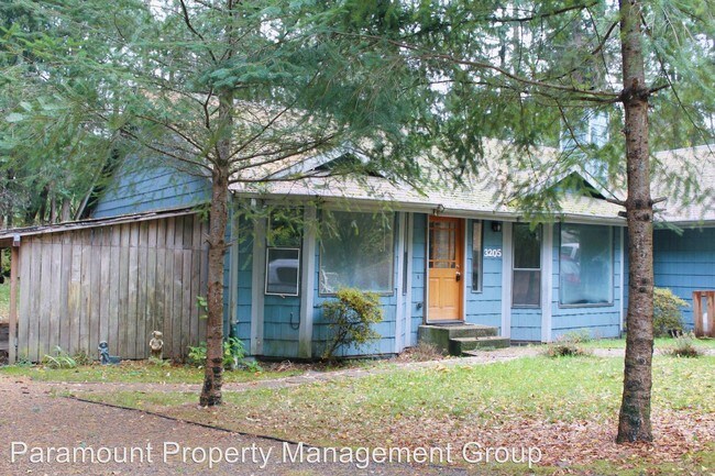 Building Photo - 3205 76th Ave NW