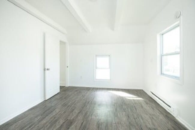 Building Photo - 116 Water St