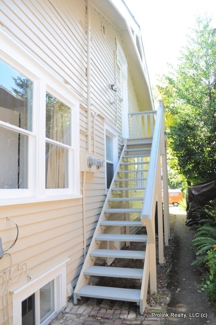 Building Photo - 5216-5212 12th Ave NE