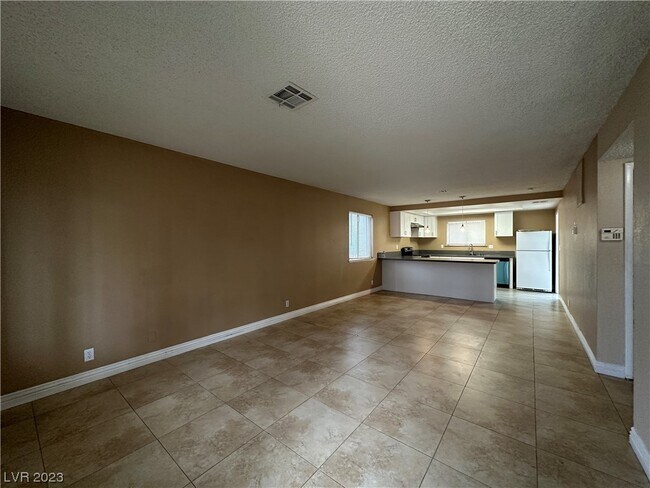 Foto del edificio - 4689 W Sand Creek Ave