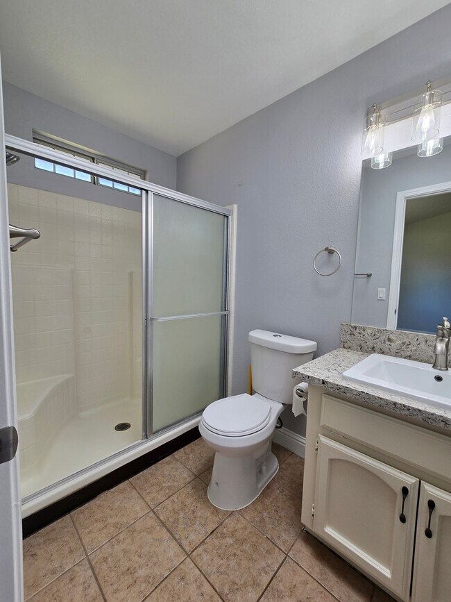 Foto del edificio - Beautiful 3 Bedroom, 2 Bathroom Home on a Corner Lot – Move-In Ready!