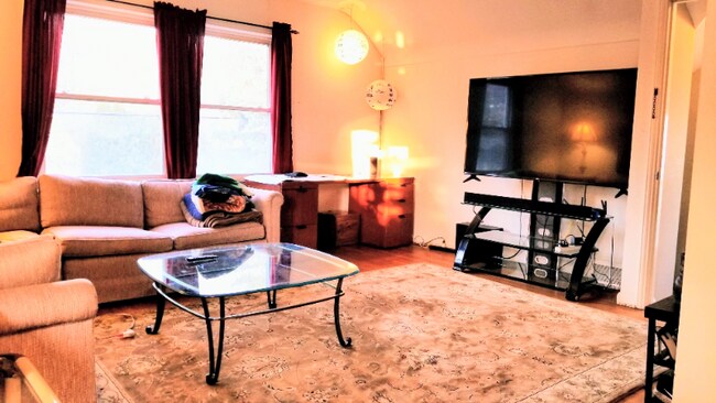 Foto del edificio - 1409 Catalpa Dr