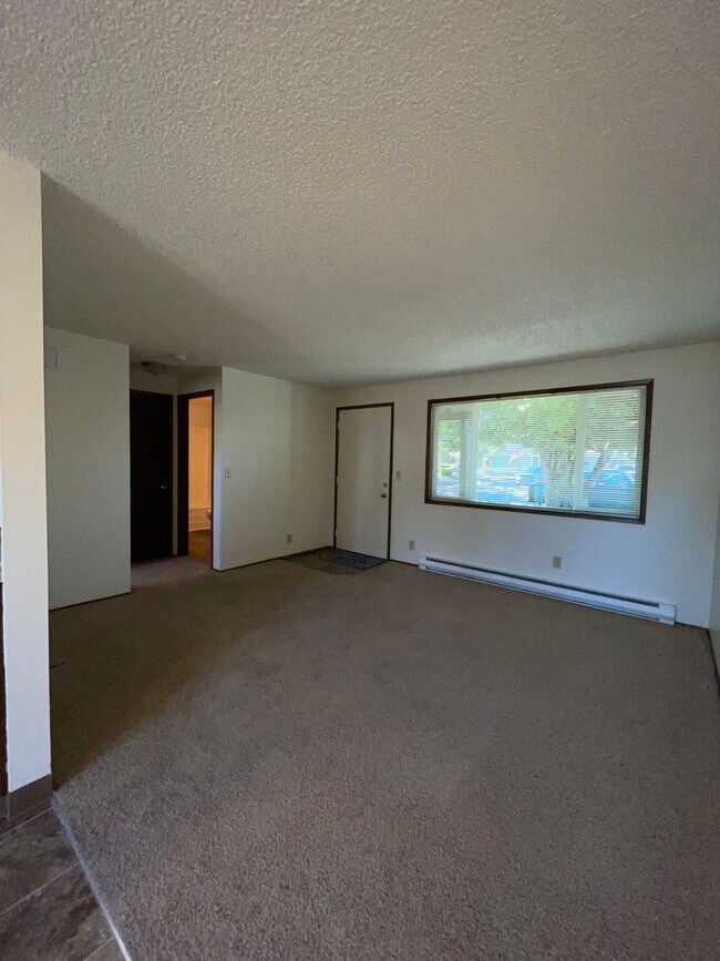 Foto del edificio - 2-bedroom Single Level Apartment