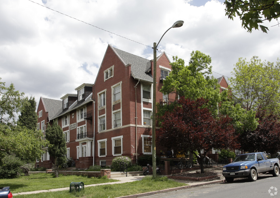 Primary Photo - Park Avenue Apartments