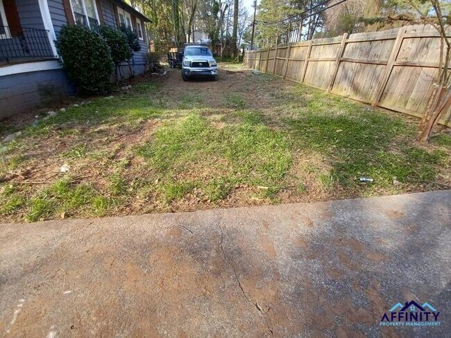 Building Photo - 3x1 622 Warren Drive Riverdale, Ga