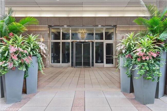 Foto del edificio - 33 W Ontario St