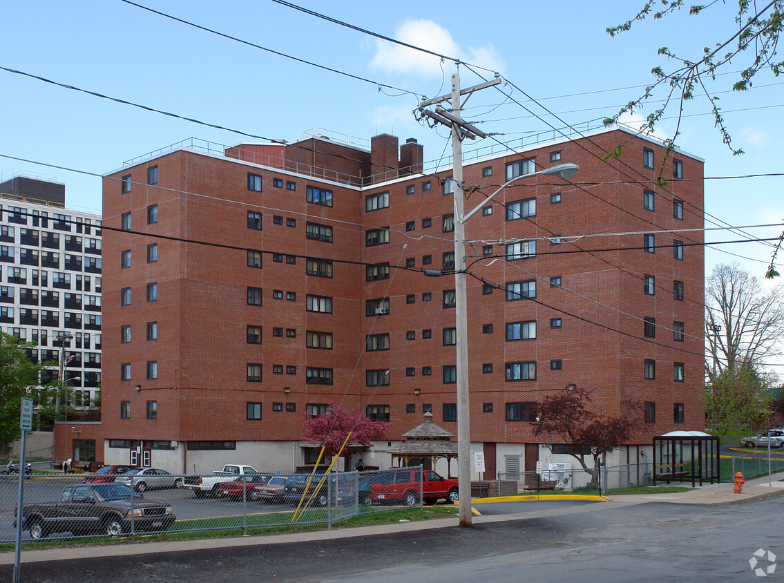 Foto del edificio - Skyline Apartments