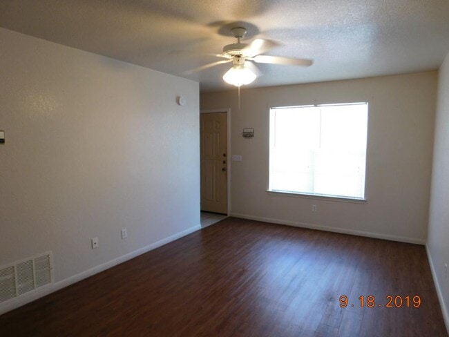 Building Photo - 2807 Cantabrian Dr.