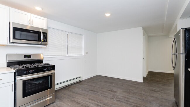 Building Photo - 1329 N Latrobe Ave