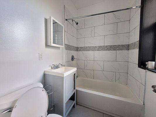 Foto del edificio - 2 bedroom in Bronx NY 10452