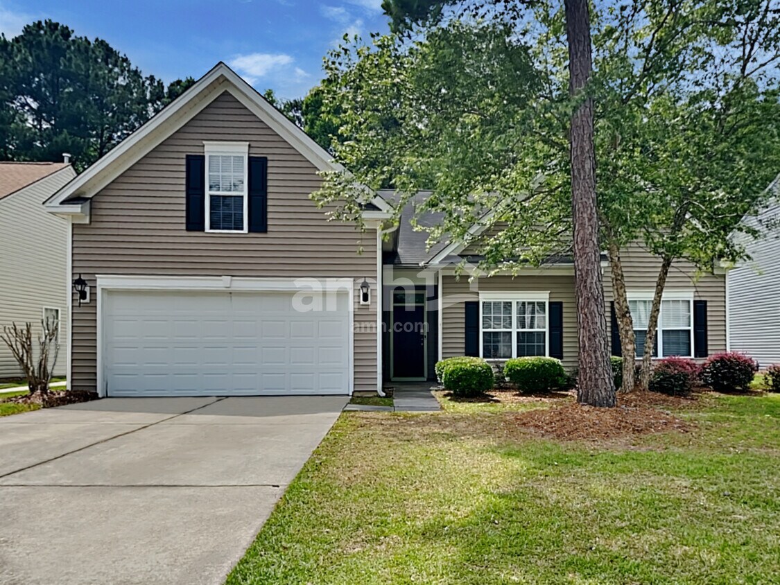 Primary Photo - 204 Hollytree Cir