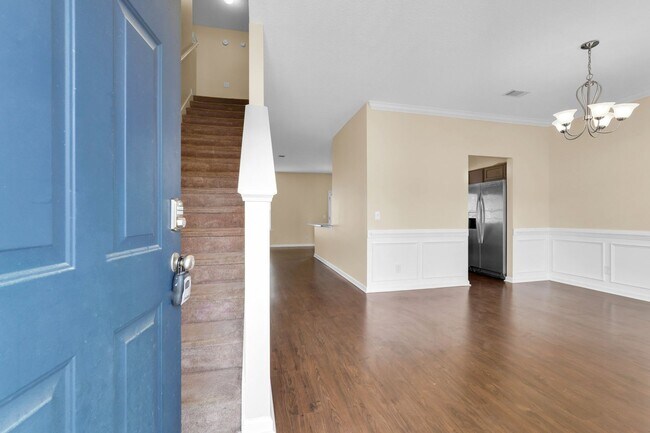 Building Photo - AVAILABLE NOW [SMALL PET PREFERRED: x1 sma...
