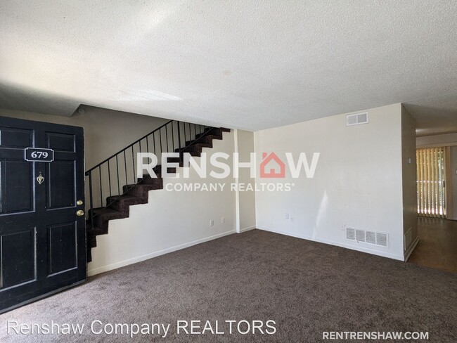 Building Photo - 2 br, 1.5 bath House - 679 Miles Dr