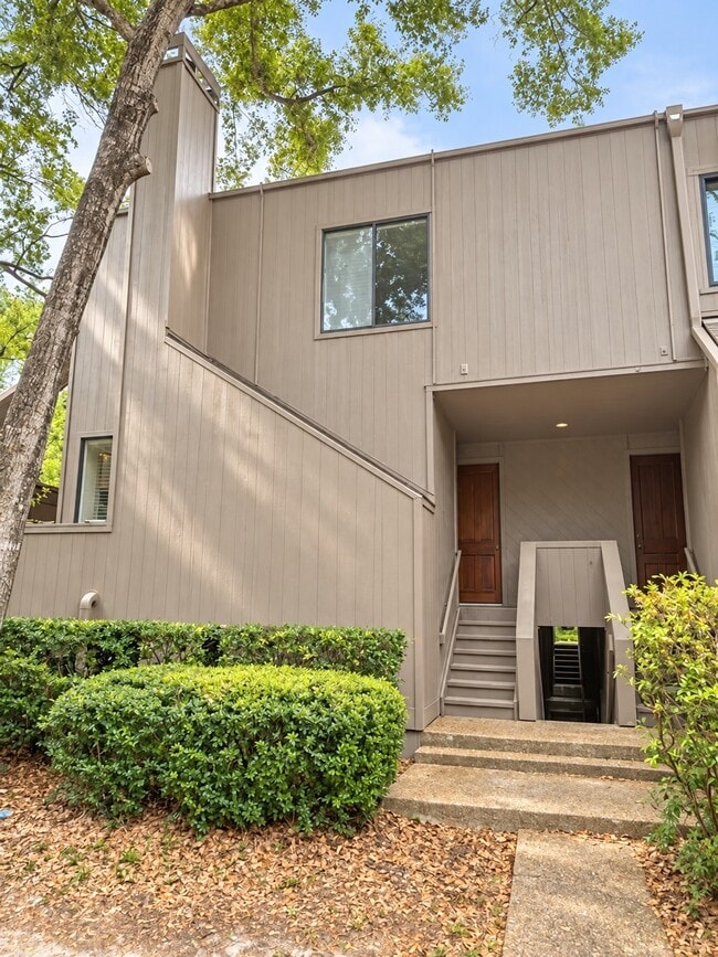 Building Photo - 100 Litchfield Ln