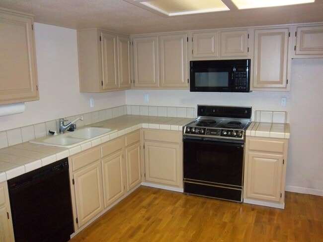 Photo - This amazing 2/3 with Den condo won't last!