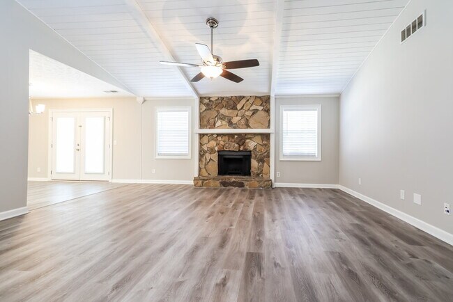 Building Photo - 2600 Trotters Walk Trail