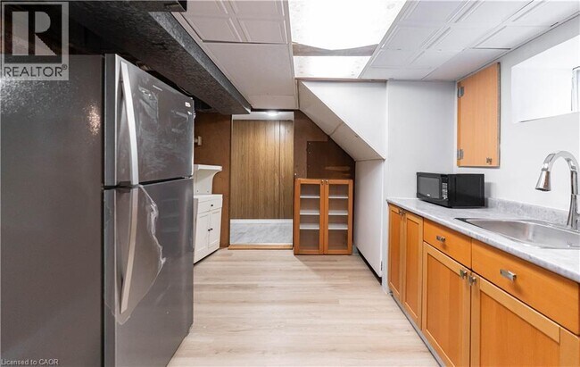 Building Photo - 337 E 33rd St